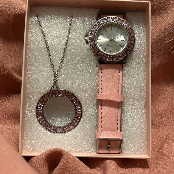 Women’s watches STRADA gift set watch and matching necklace rhinestone BRAND NEW - Picture 4 of 8